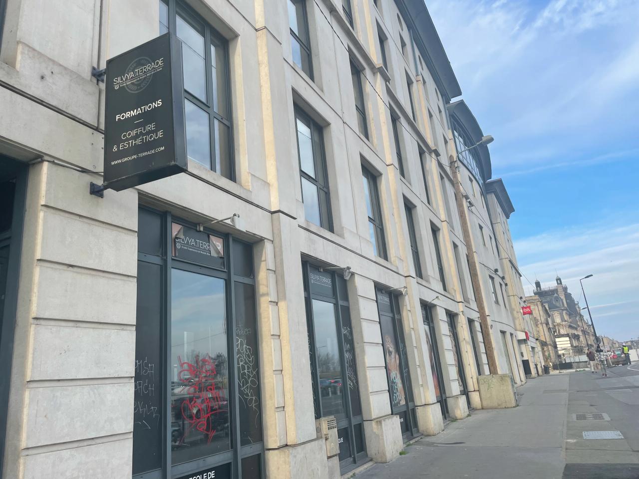 Bureau Bordeaux 697m² Location bureau Bordeaux Gironde OLBUR2530458 0